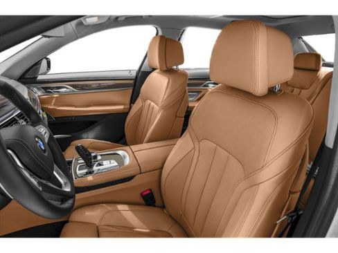 Used 2019 BMW 740i xDrive AWD/4WD image 12