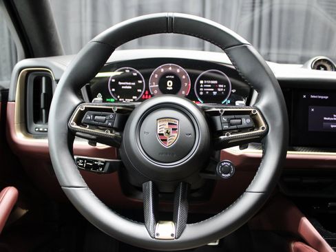 New 2025 Porsche Cayenne GTS image 28