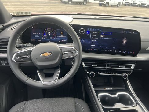 New 2026 Chevrolet Traverse LT w/ Driver Confidence Package image 5