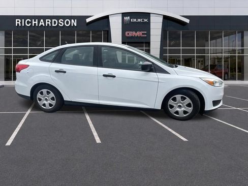 Used 2015 Ford Focus S FWD image 7
