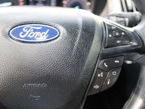 Used 2020 Ford Edge SE image 28