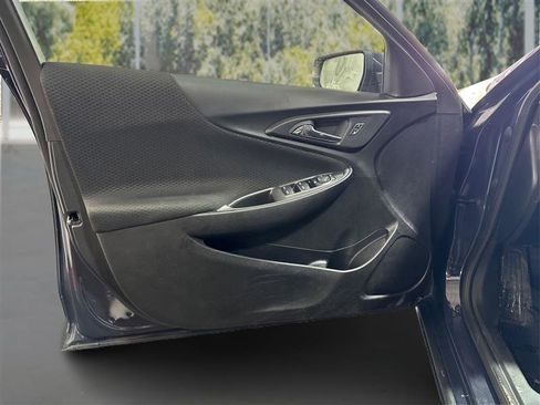 Used 2025 Chevrolet Malibu LT FWD image 18