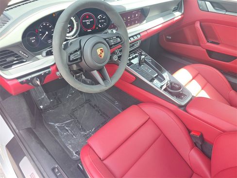 Used 2024 Porsche 911 Carrera S image 4