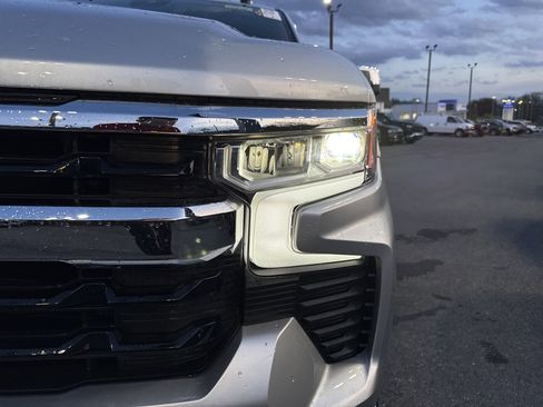 Used 2022 Chevrolet Silverado 1500 LT image 9