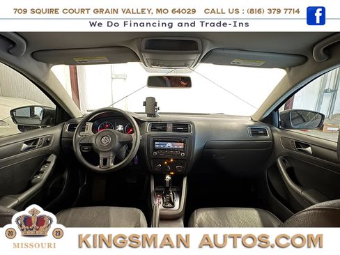 Used 2012 Volkswagen Jetta SE FWD image 17