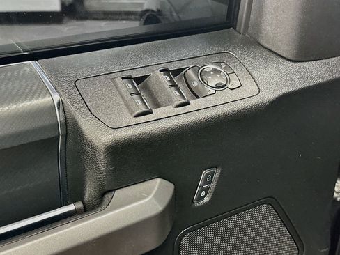Used 2019 Ford F150 XLT w/ Equipment Group 302A Luxury AWD/4WD image 15