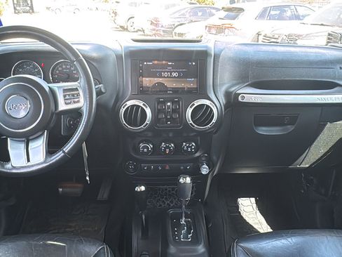 Used 2016 Jeep Wrangler Unlimited Rubicon image 17