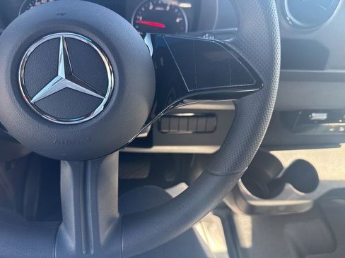 Used 2025 Mercedes-Benz Sprinter 2500 image 14