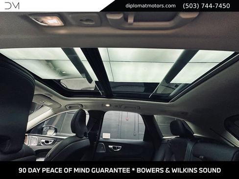 Used 2024 Volvo XC60 T8 Ultimate AWD/4WD image 23