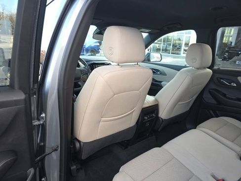 Used 2023 Chevrolet Traverse LS image 18