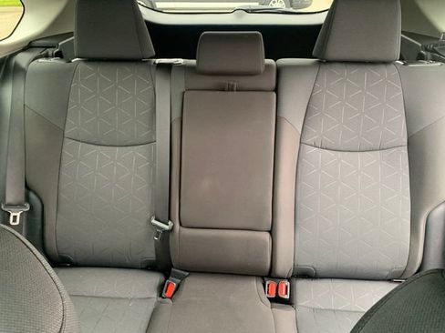 Used 2025 Toyota RAV4 XLE AWD/4WD image 13
