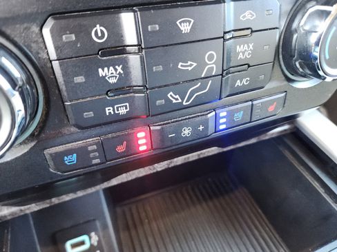 Used 2017 Ford F250 Lariat w/ Chrome Package image 32