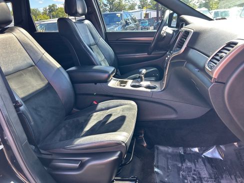 Used 2015 Jeep Grand Cherokee Altitude AWD/4WD image 17