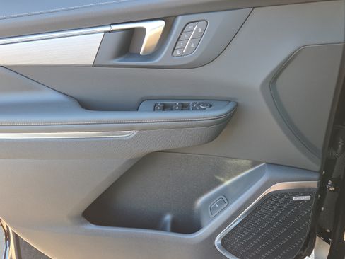 Certified 2026 Buick Enclave Preferred w/ Power Package FWD image 17