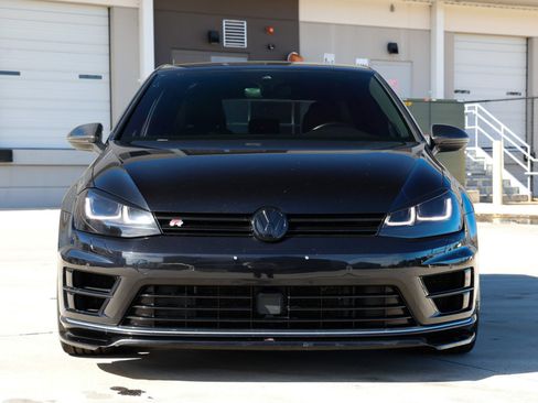 Used 2017 Volkswagen Golf R 4-Door image 20