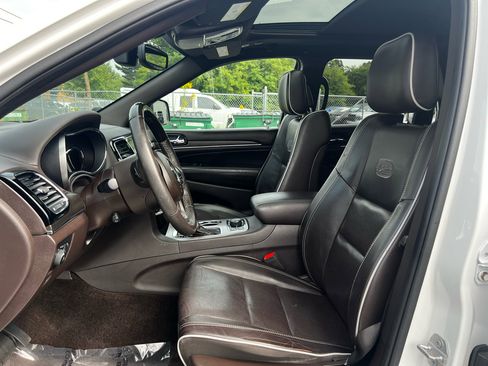 Used 2019 Jeep Grand Cherokee Overland image 11