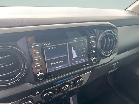 Used 2022 Toyota Tacoma SR image 13