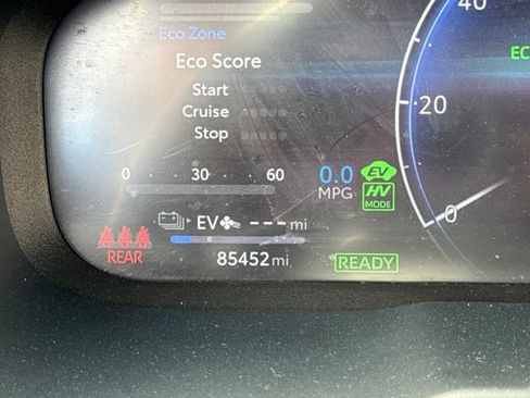 Used 2023 Toyota RAV4 XSE AWD/4WD image 19