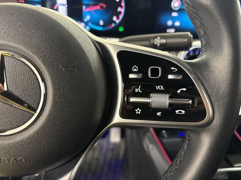 Used 2023 Mercedes-Benz GLB 250 image 17