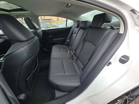 Used 2023 Lexus ES 250 250 w/ Premium Package image 5