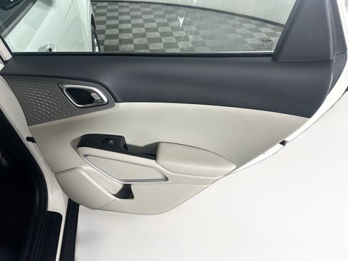 Used 2025 Kia Soul LX w/ LX Technology Package image 28