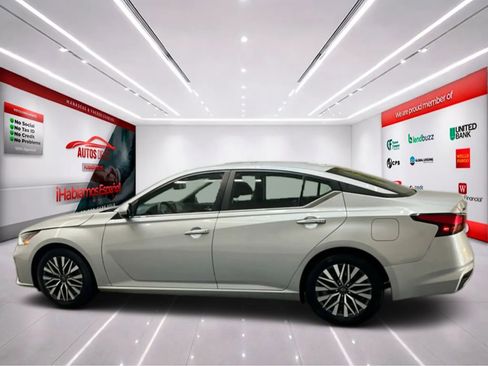 Used 2023 Nissan Altima 2.5 SV FWD image 5