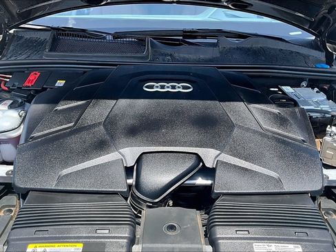 Used 2023 Audi Q7 3.0T Prestige AWD/4WD image 9