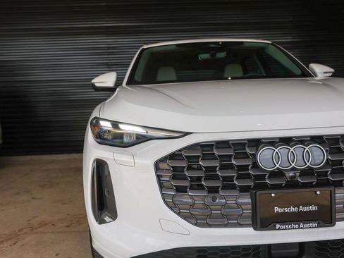 Used 2025 Audi Q5 Premium AWD/4WD image 12