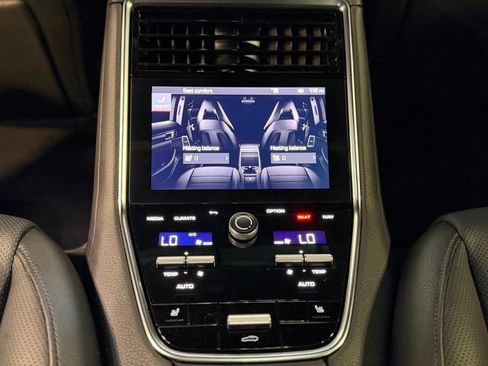Used 2021 Porsche Panamera 4S w/ Premium Package image 44