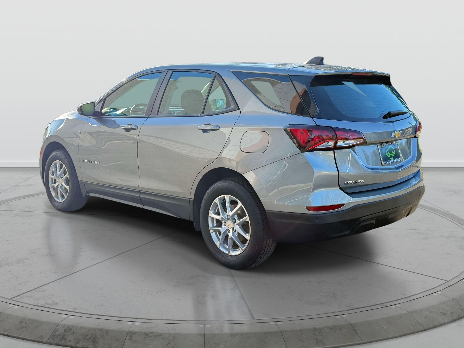 Certified 2024 Chevrolet Equinox LS w/ Driver Confidence II Package AWD/4WD image 4