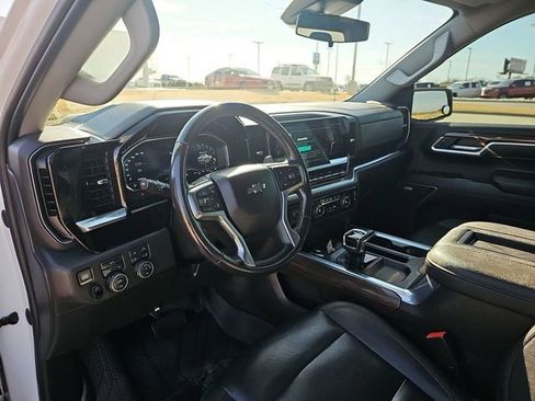 Used 2022 Chevrolet Silverado 1500 RST w/ Convenience Package II AWD/4WD image 10