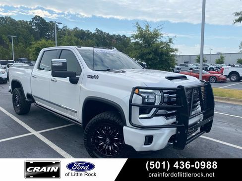 Used 2024 Chevrolet Silverado 2500 High Country w/ High Country Premium Package AWD/4WD image 1