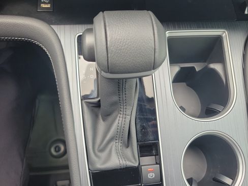 Used 2025 Toyota Sienna XLE FWD image 28