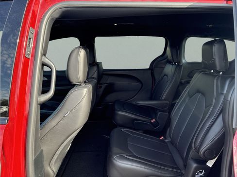 New 2026 Chrysler Pacifica Select w/ S Appearance Package FWD image 23