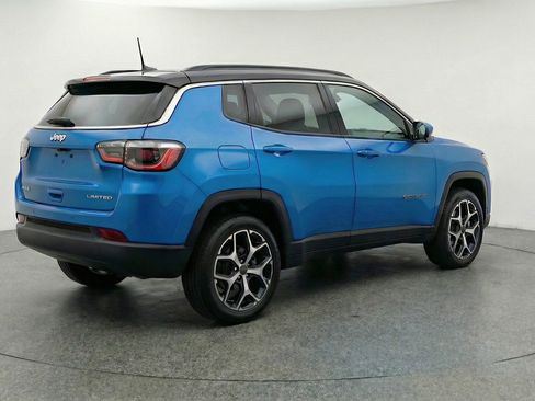 Used 2025 Jeep Compass Limited image 9