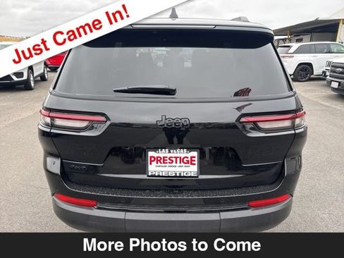 Used 2024 Jeep Grand Cherokee L Altitude AWD/4WD image 4