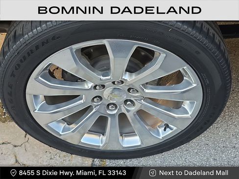 Used 2020 Chevrolet Silverado 1500 High Country w/ Technology Package image 12