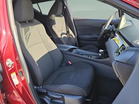 Used 2019 Toyota C-HR LE image 16