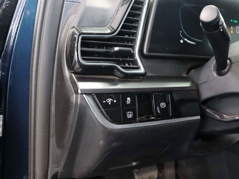 Used 2024 Kia Sportage EX image 13