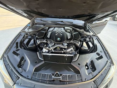 Used 2021 BMW M550i xDrive AWD/4WD image 34
