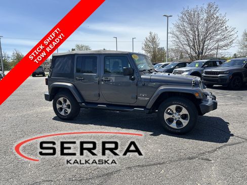 Used 2018 Jeep Wrangler Unlimited Sahara w/ Trailer Tow Group AWD/4WD image 1