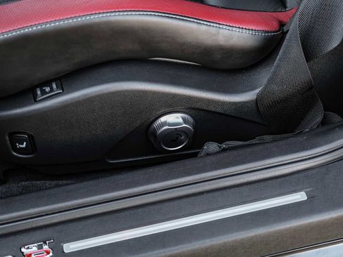 Used 2014 Nissan GT-R Black Edition image 44