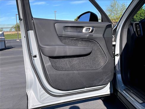 Used 2024 Volvo XC40 Recharge Plus w/ Protection Package Premier image 26