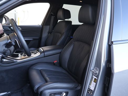 Used 2025 BMW X7 M60i w/ Climate Comfort Package AWD/4WD image 2