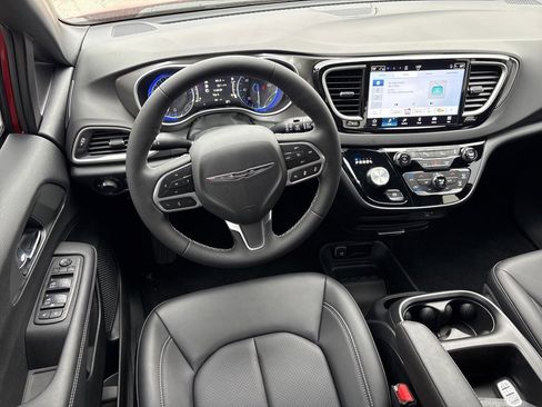 New 2026 Chrysler Voyager LX image 11