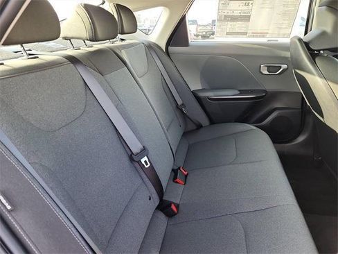 New 2025 Kia K4 LXS image 16