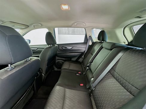 Used 2019 Nissan Rogue SV w/ Premium Package image 25