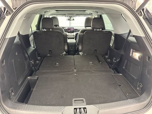 Used 2022 Ford Explorer XLT w/ Equipment Group 202A image 30