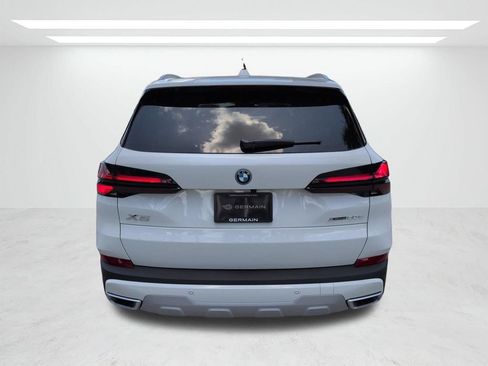New 2026 BMW X5 xDrive50e w/ Climate Comfort Package AWD/4WD image 5