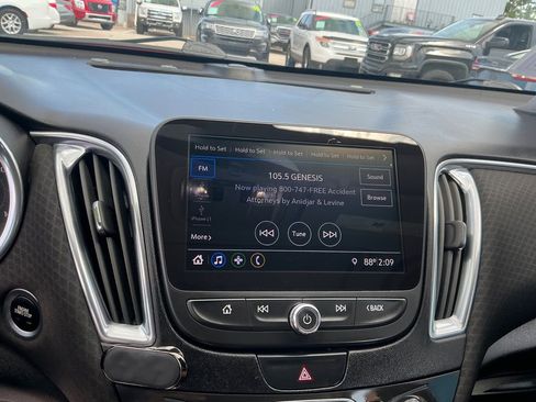 Used 2019 Chevrolet Malibu LT image 35